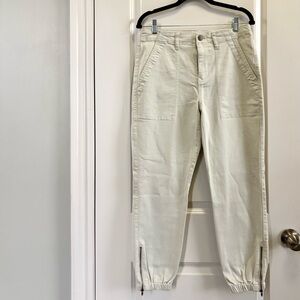 CAbi 💫 NWOT Compass Pants, Oyster, Off-White Women’s Woven Joggers, Size 6 #6264